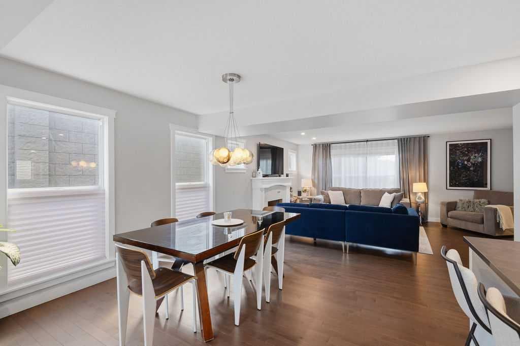 87 Couture Crescent SW