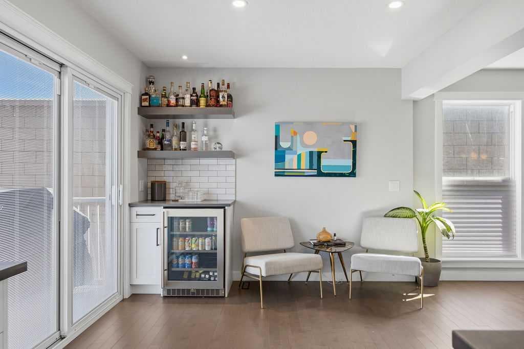 87 Couture Crescent SW