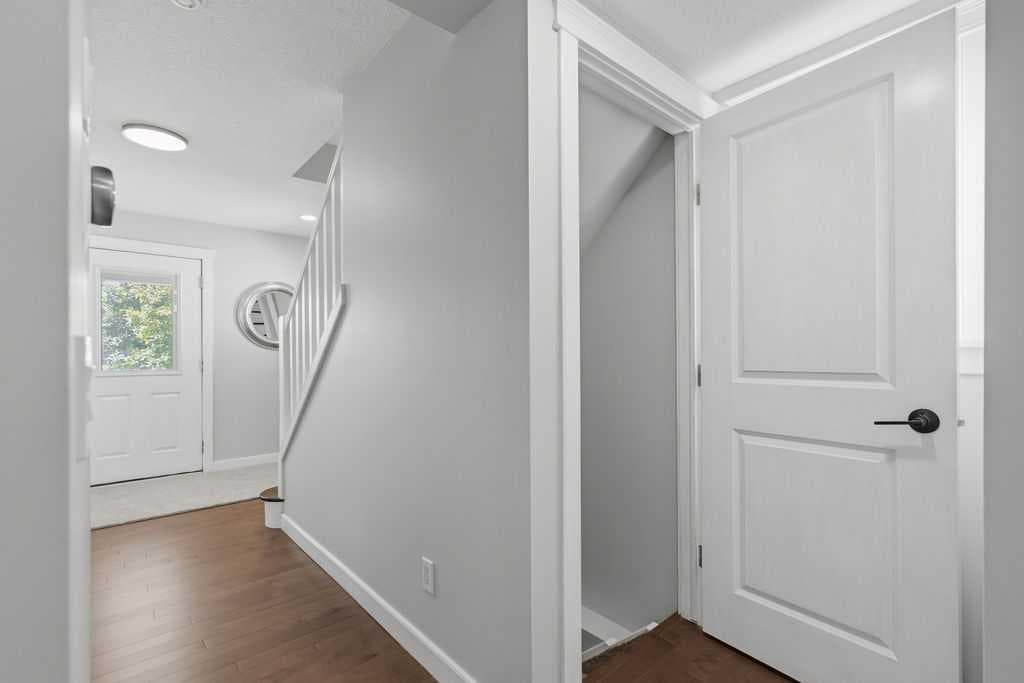 87 Couture Crescent SW