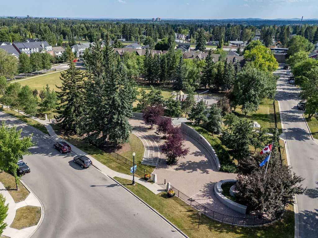 87 Couture Crescent SW