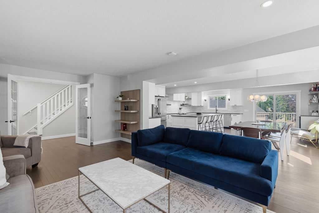 87 Couture Crescent SW