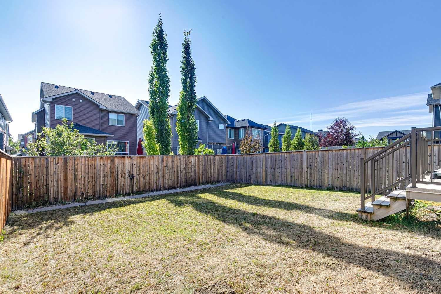 92 Cougar Ridge Close SW