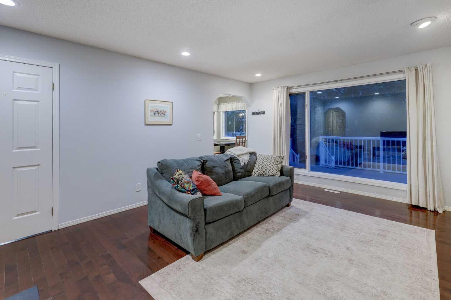 215 Arbour Ridge Way NW