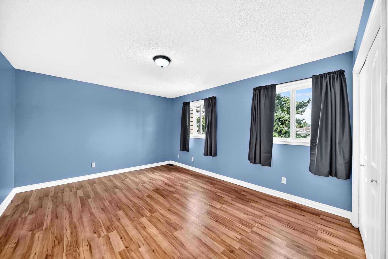 315 Georgian Villas NE