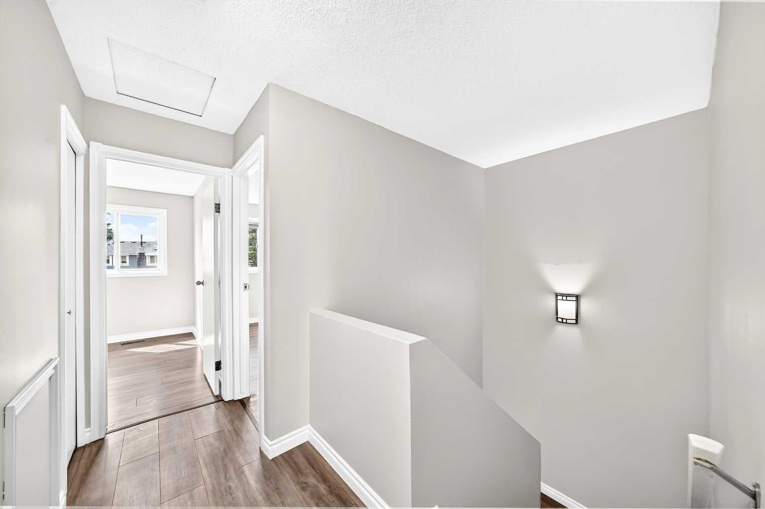 315 Georgian Villas NE