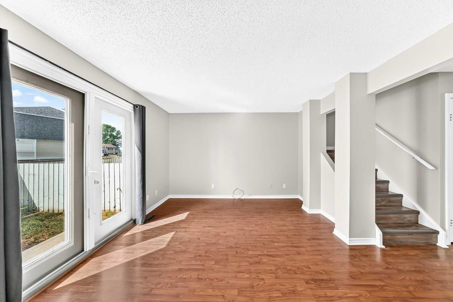 315 Georgian Villas NE
