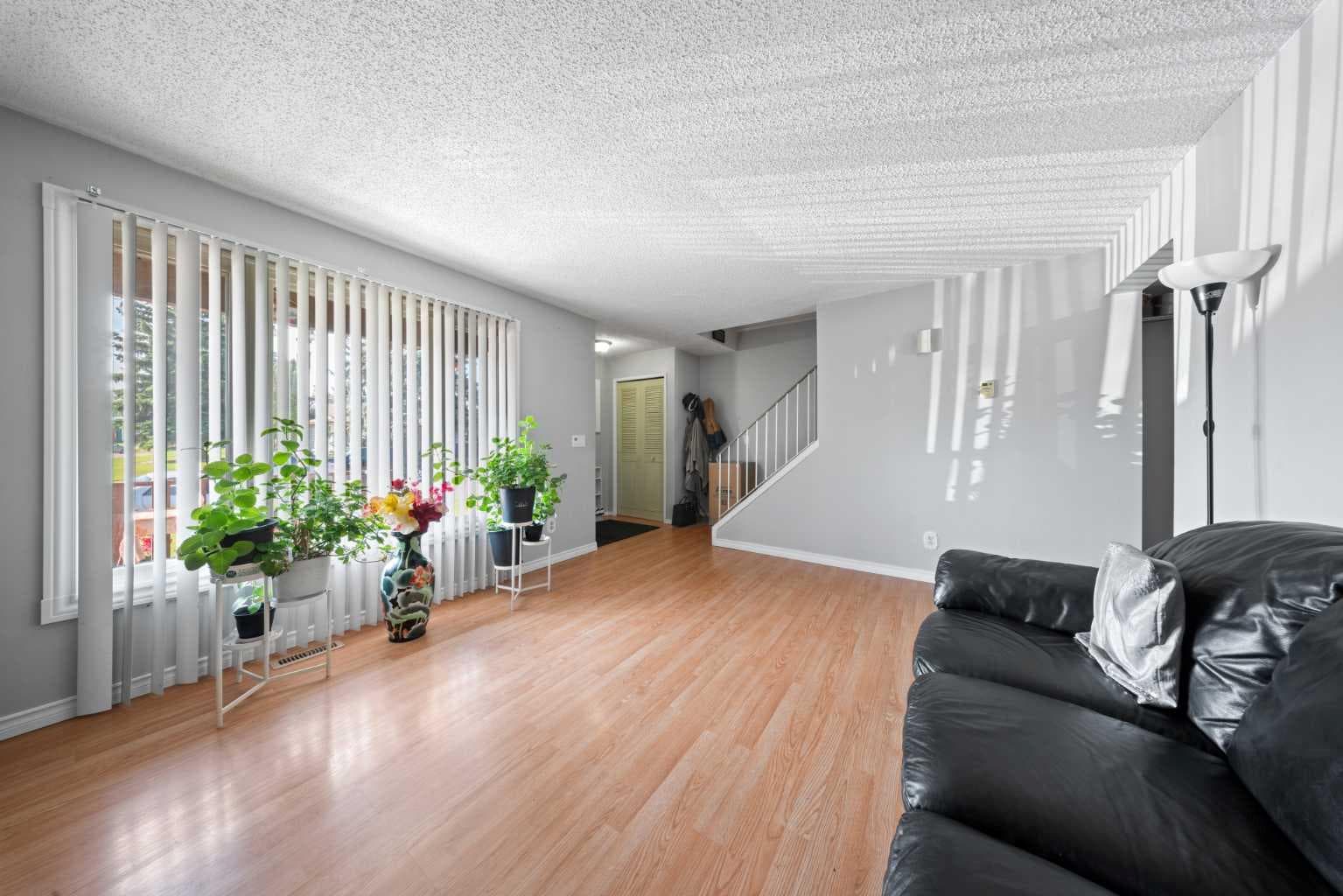 32 Shawmeadows Road SW