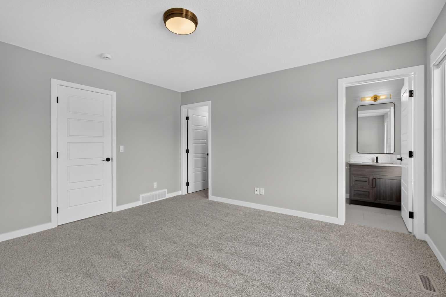 22 Chinook Winds Court SW