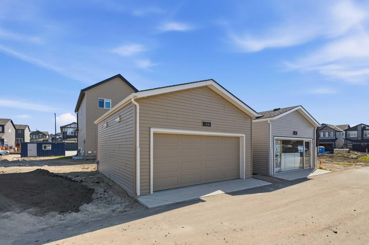 22 Chinook Winds Court SW