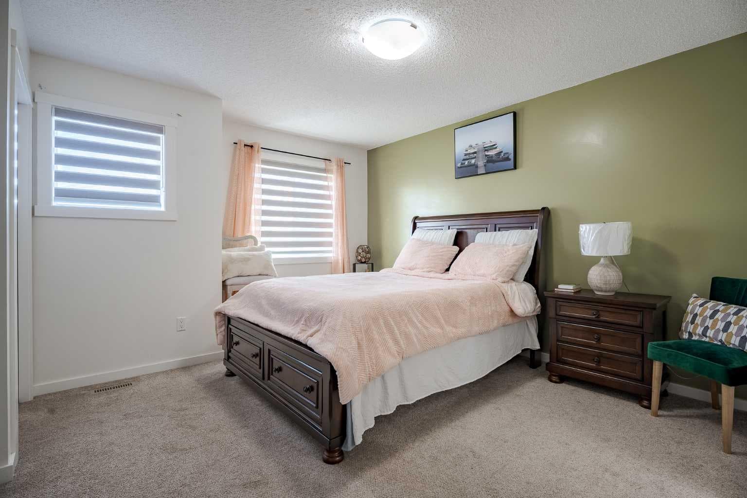 202, 2400 Ravenswood View SE