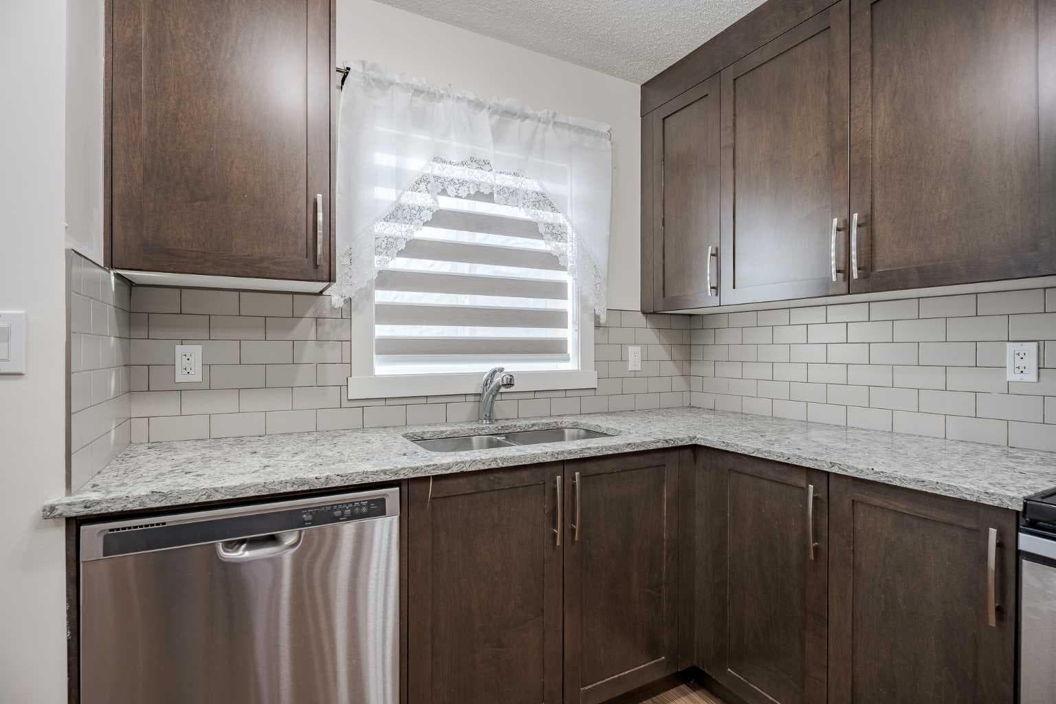 202, 2400 Ravenswood View SE