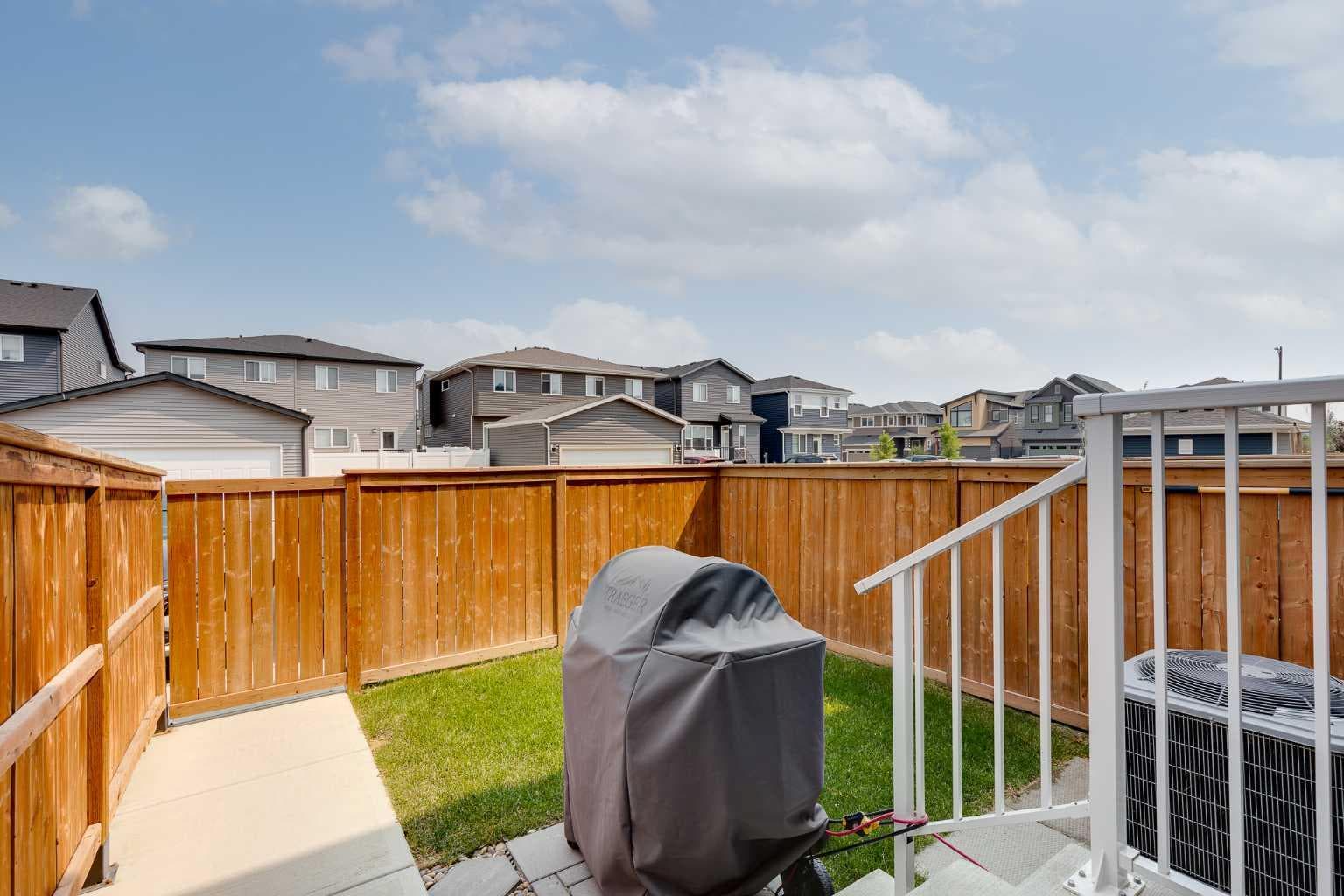 162 Chinook Gate Boulevard SW