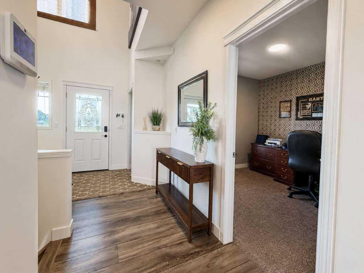 24 Brander Avenue NW