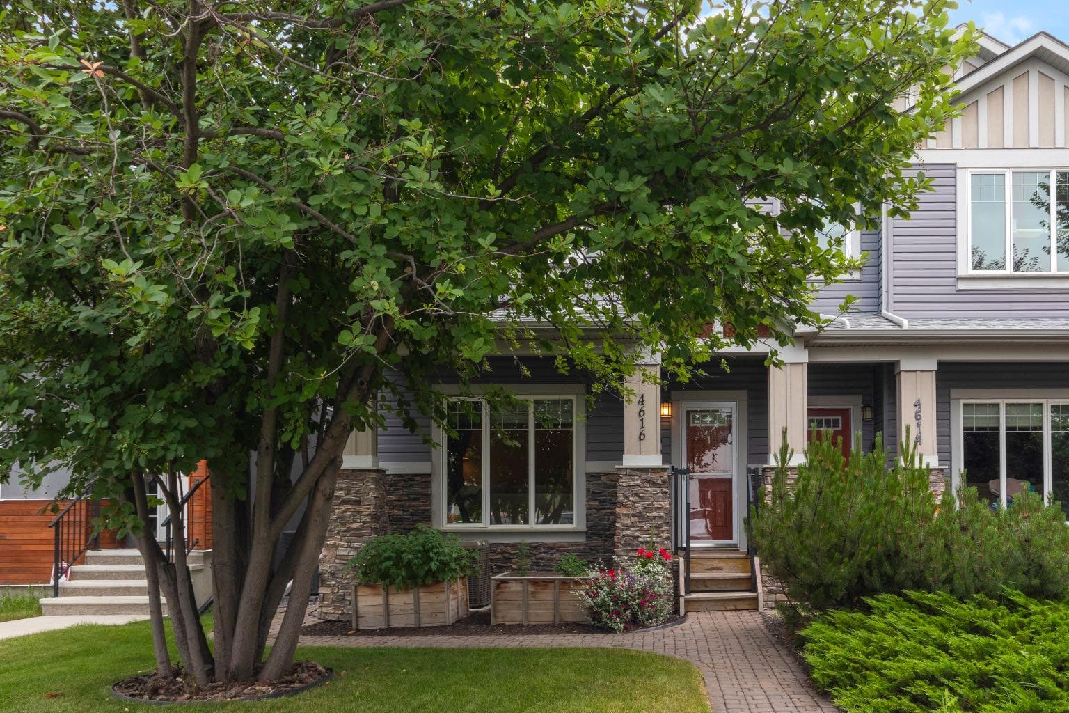 4616 82 Street NW