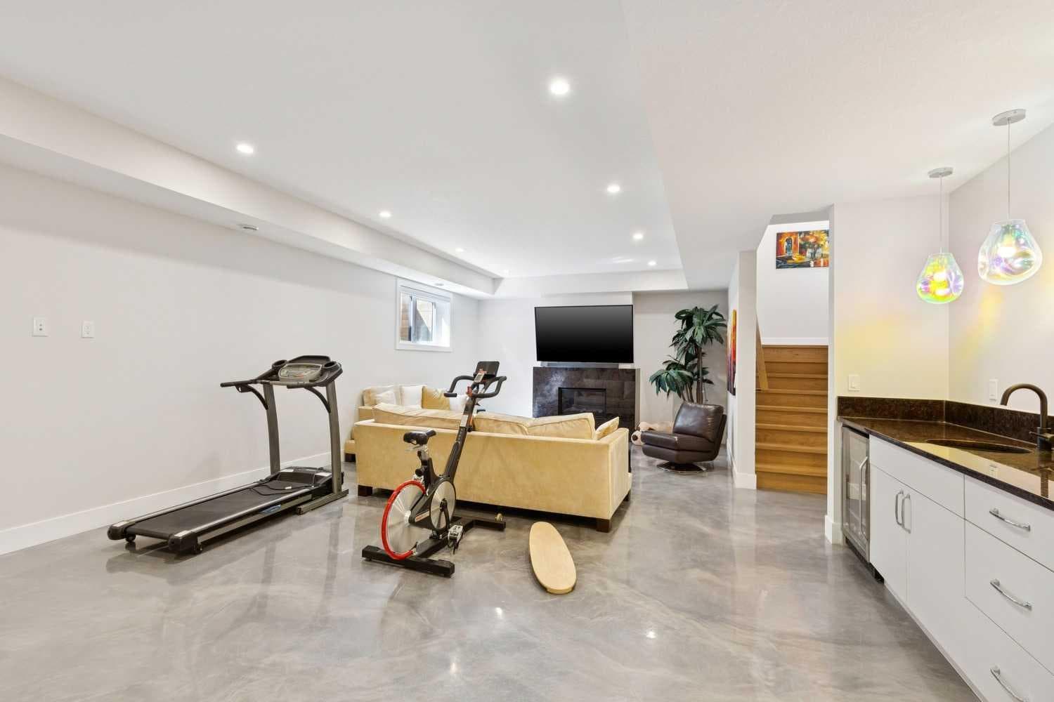 23 Elveden Park SW