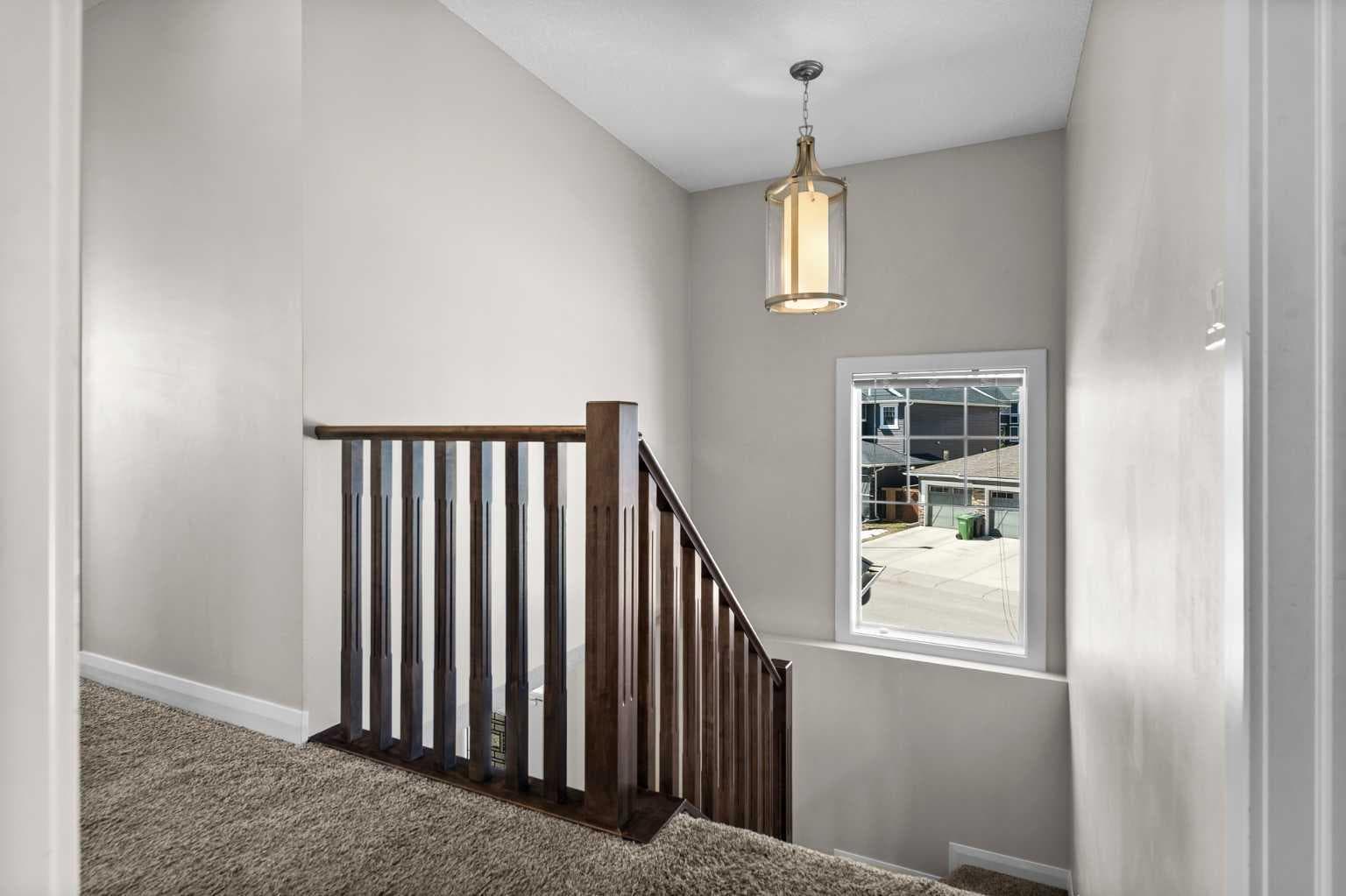 100 Kinniburgh Gardens 