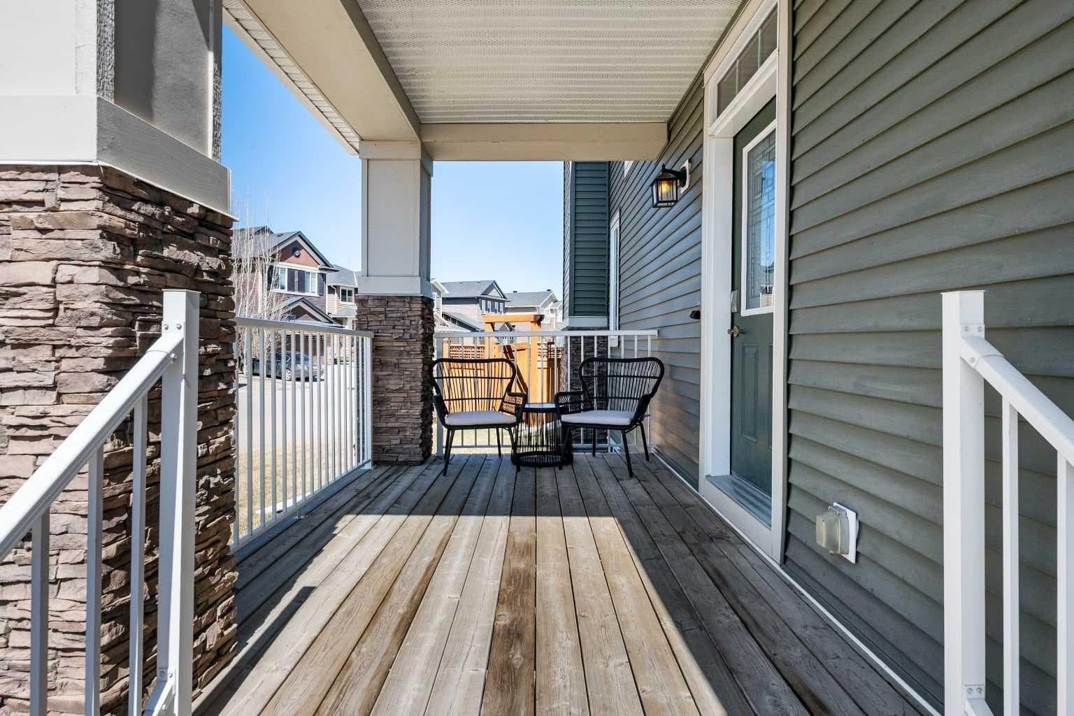 100 Kinniburgh Gardens 