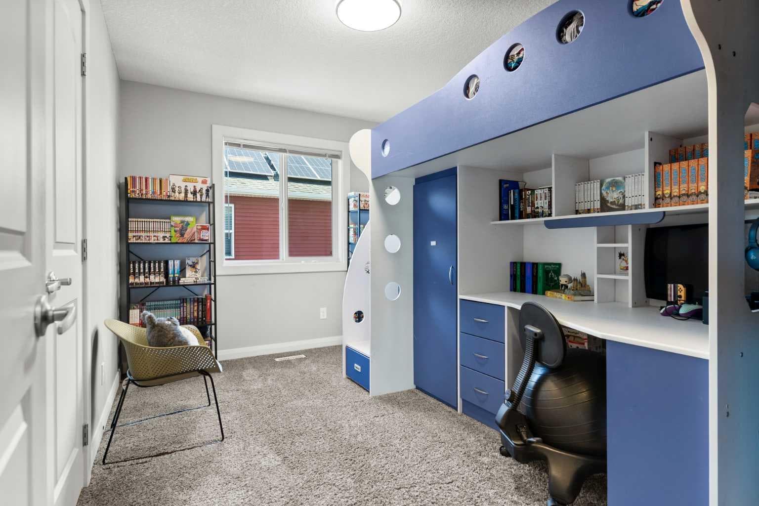100 Kinniburgh Gardens 