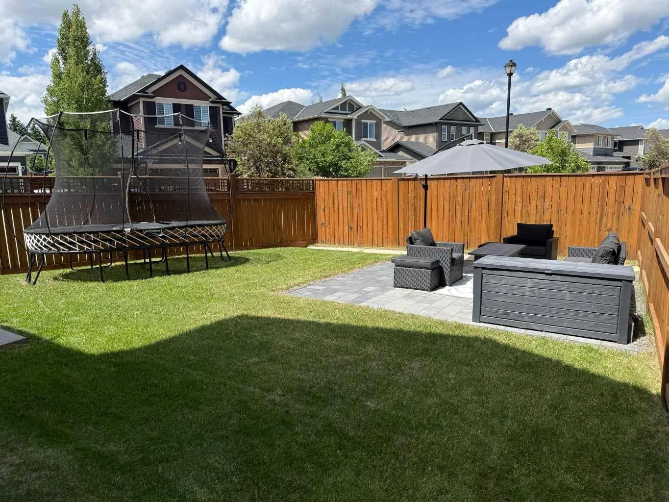 100 Kinniburgh Gardens 
