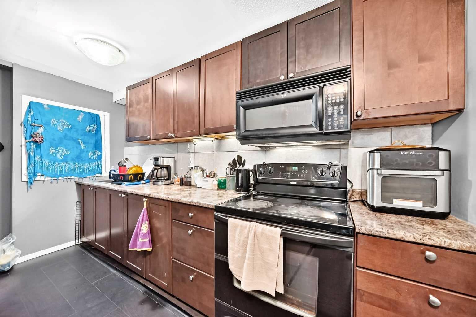 150 Springmere Drive 