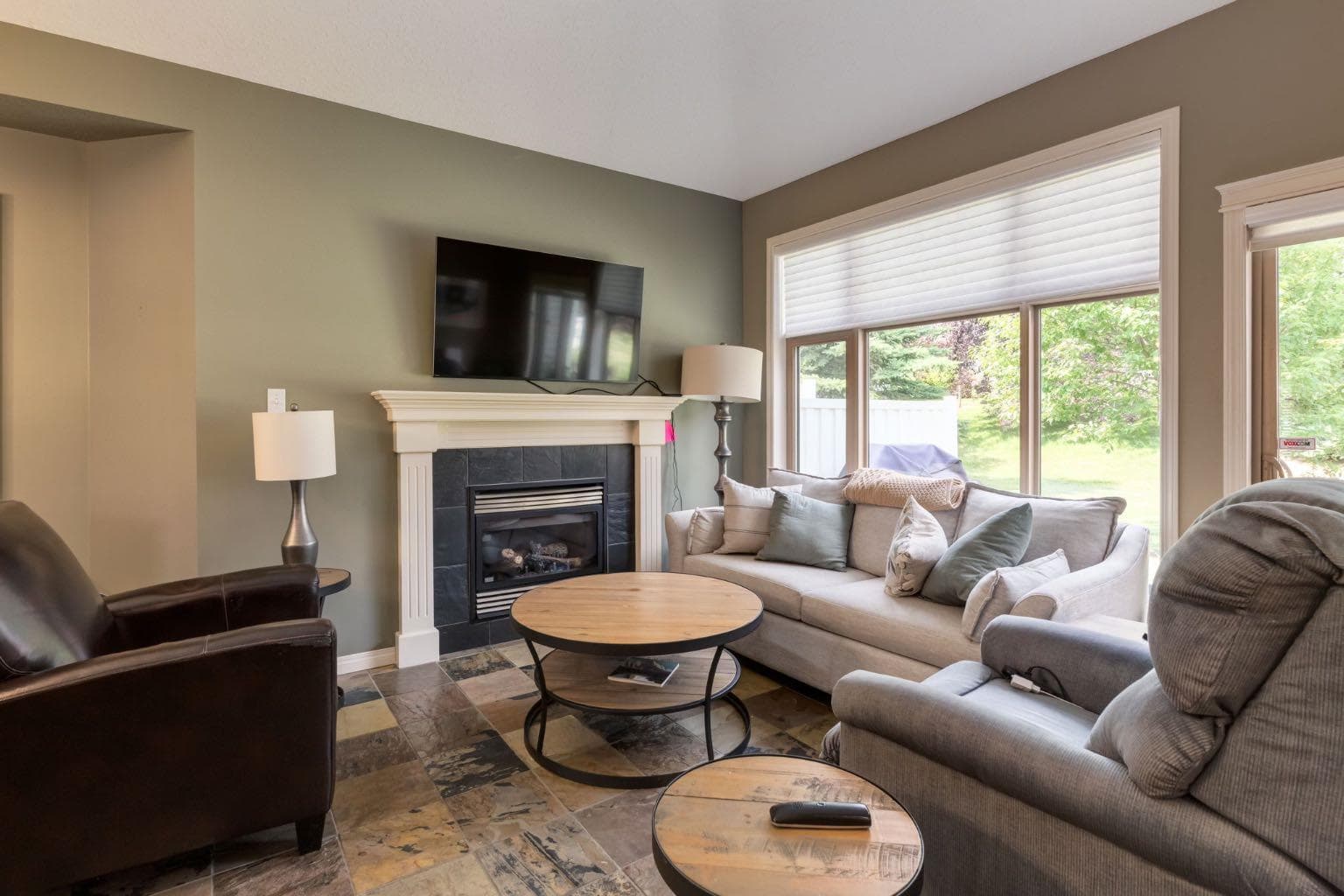 218 Springbank Villas SW