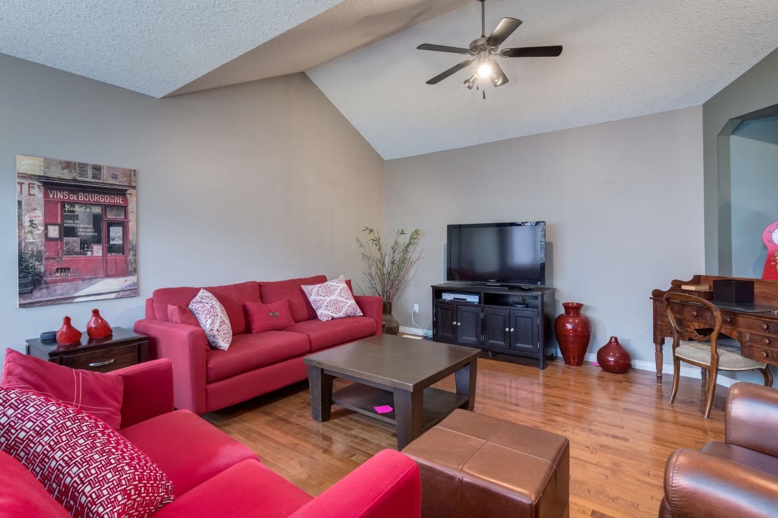 218 Springbank Villas SW