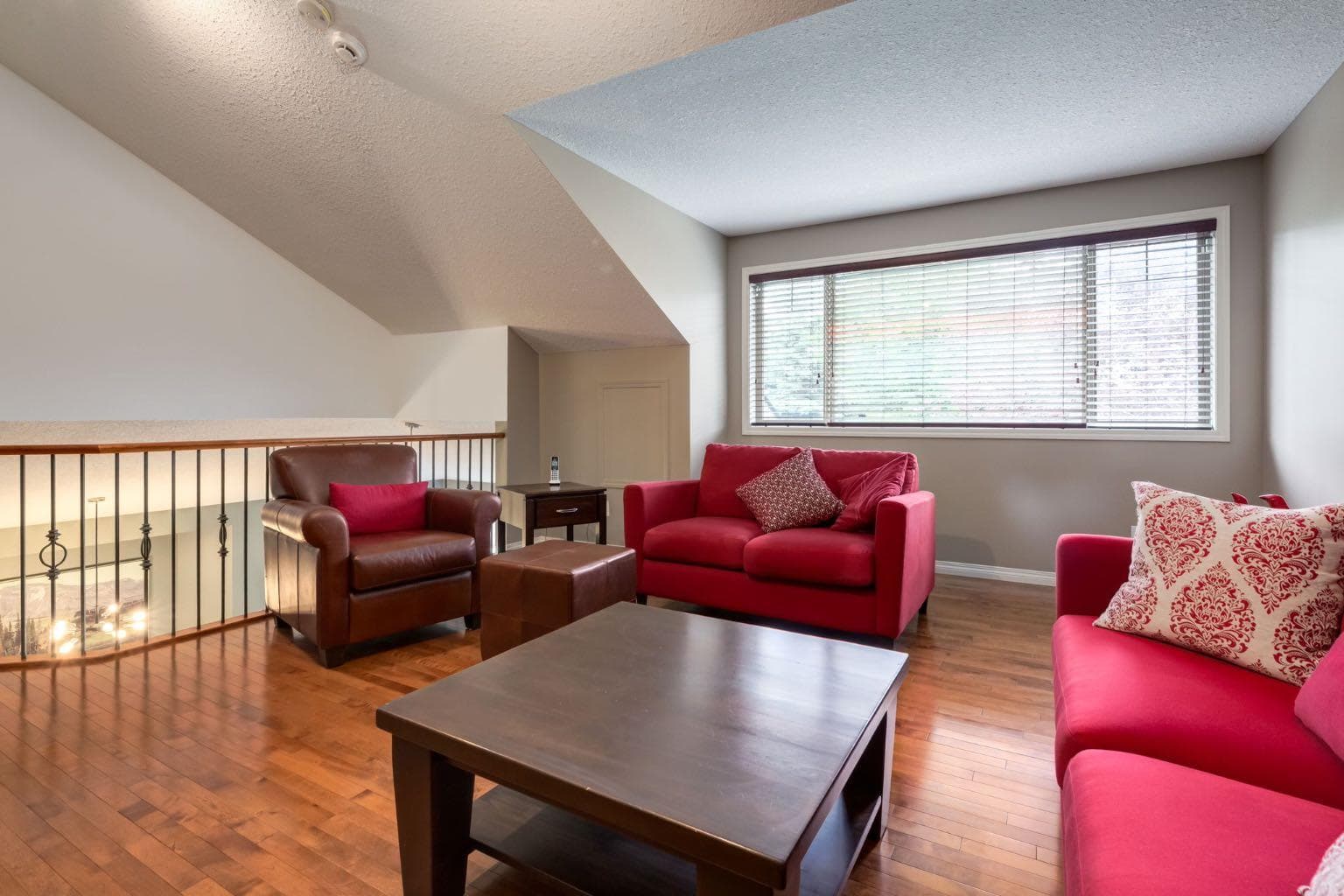 218 Springbank Villas SW