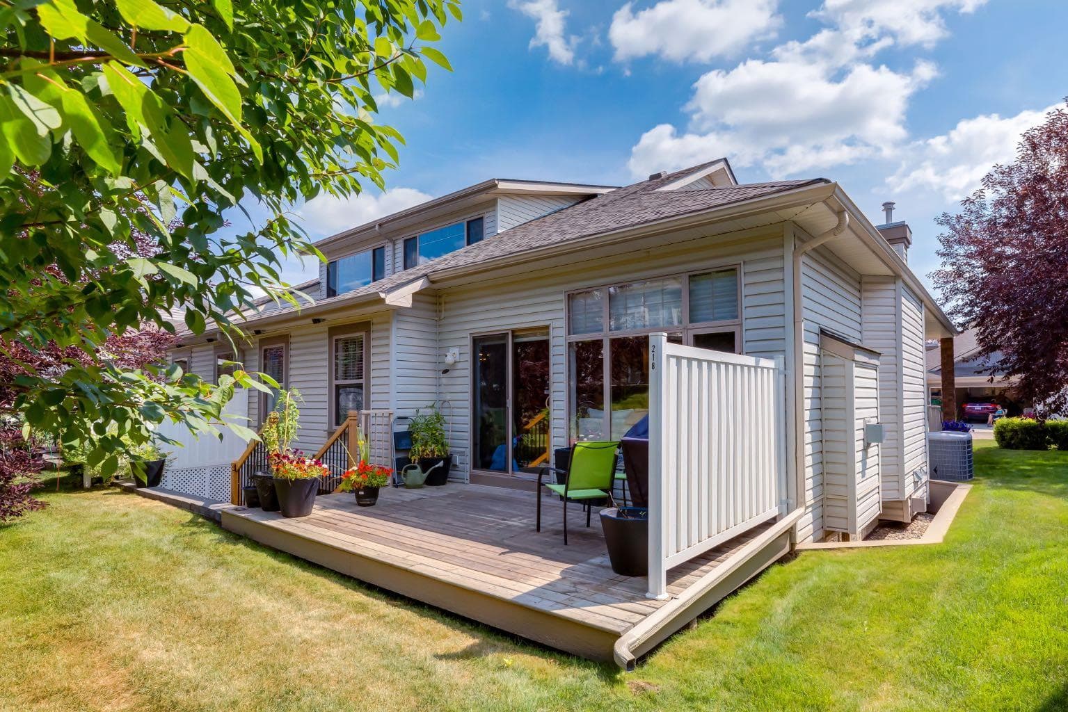 218 Springbank Villas SW