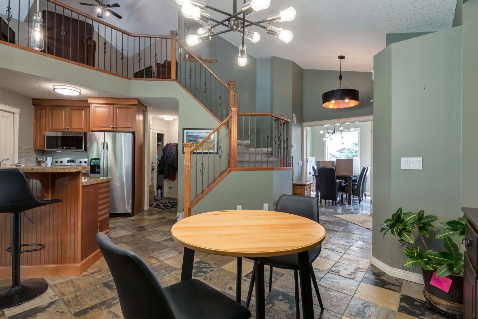 218 Springbank Villas SW