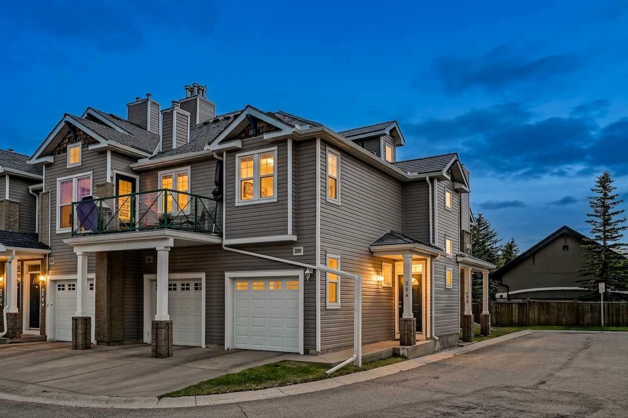 204, 39 Hidden Creek Place NW