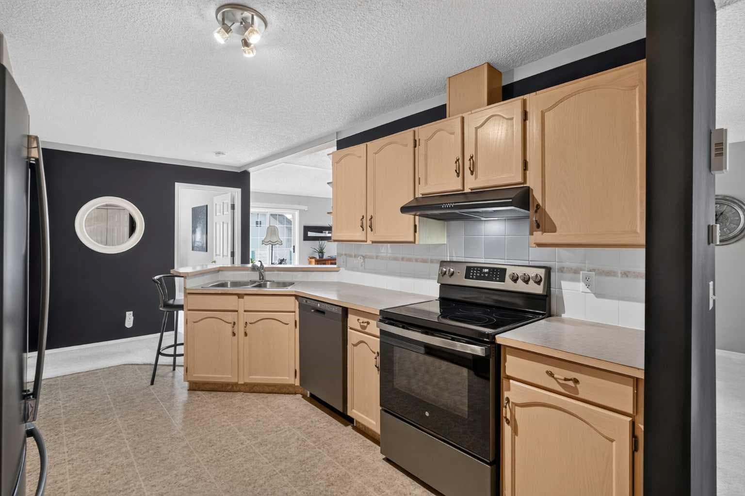 204, 39 Hidden Creek Place NW