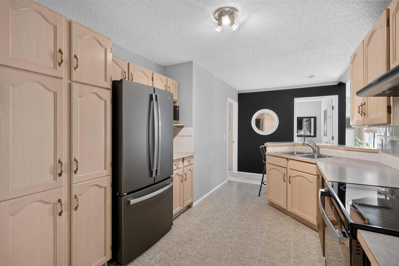 204, 39 Hidden Creek Place NW
