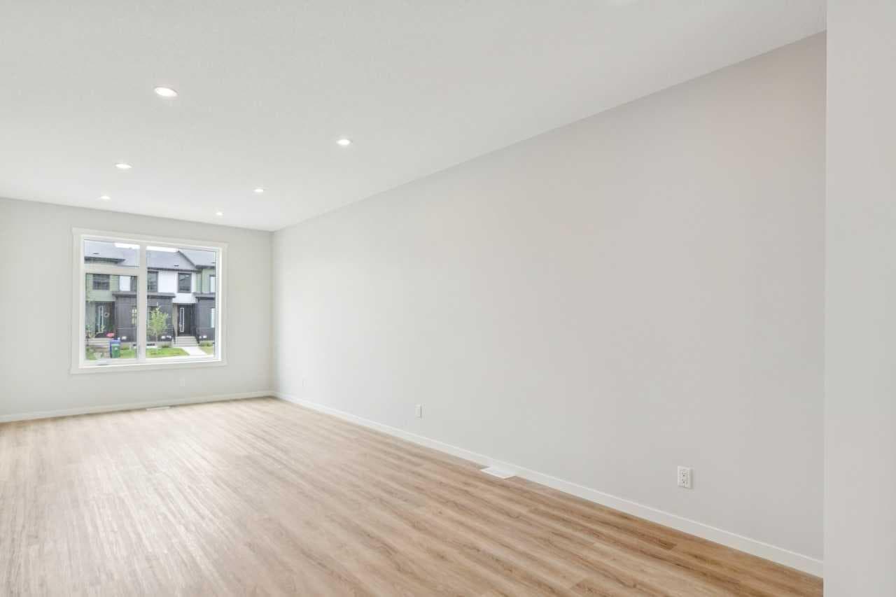 225 Vantage Drive 