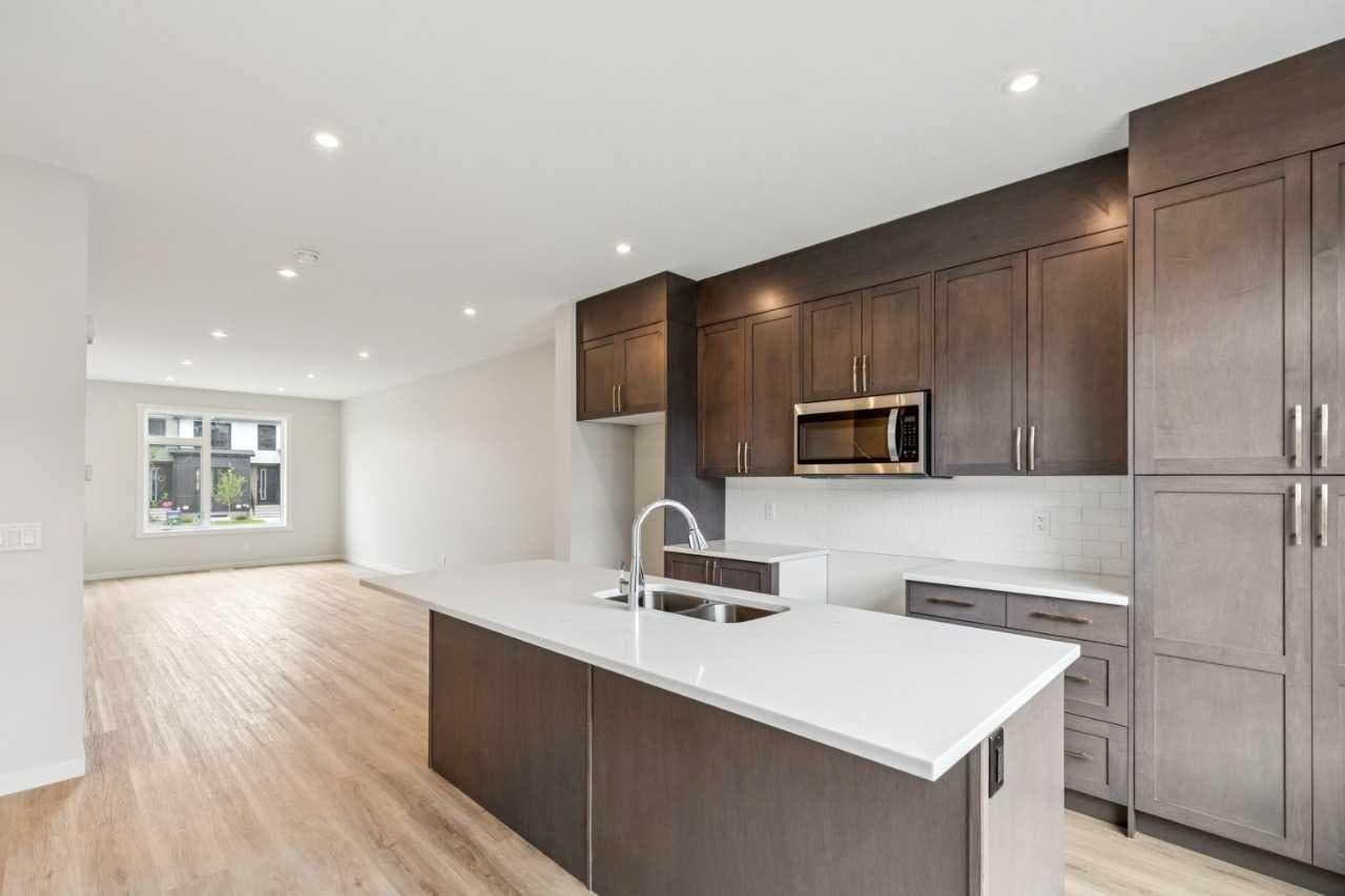 225 Vantage Drive 