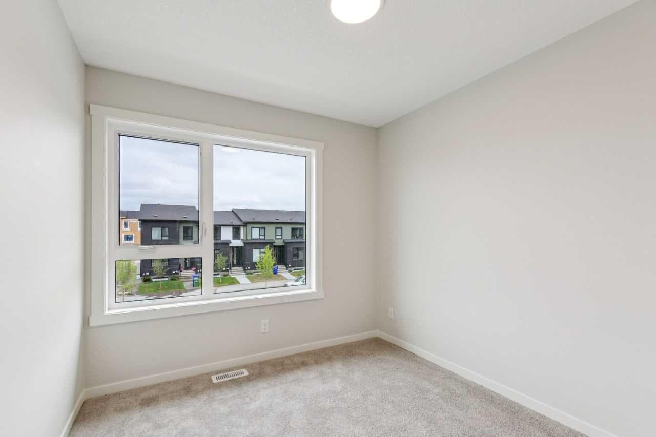 225 Vantage Drive 