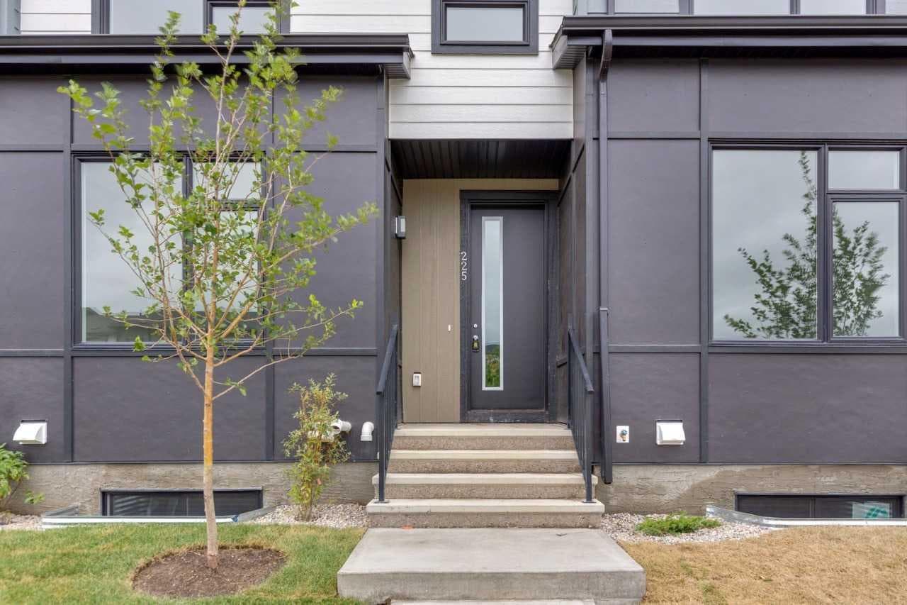 225 Vantage Drive 