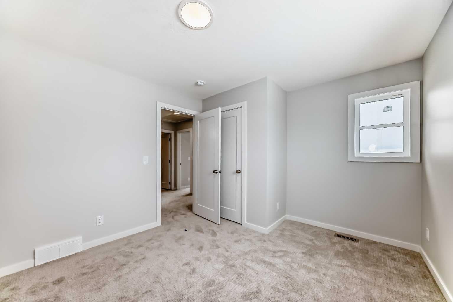 2084 Lancaster Heights SE