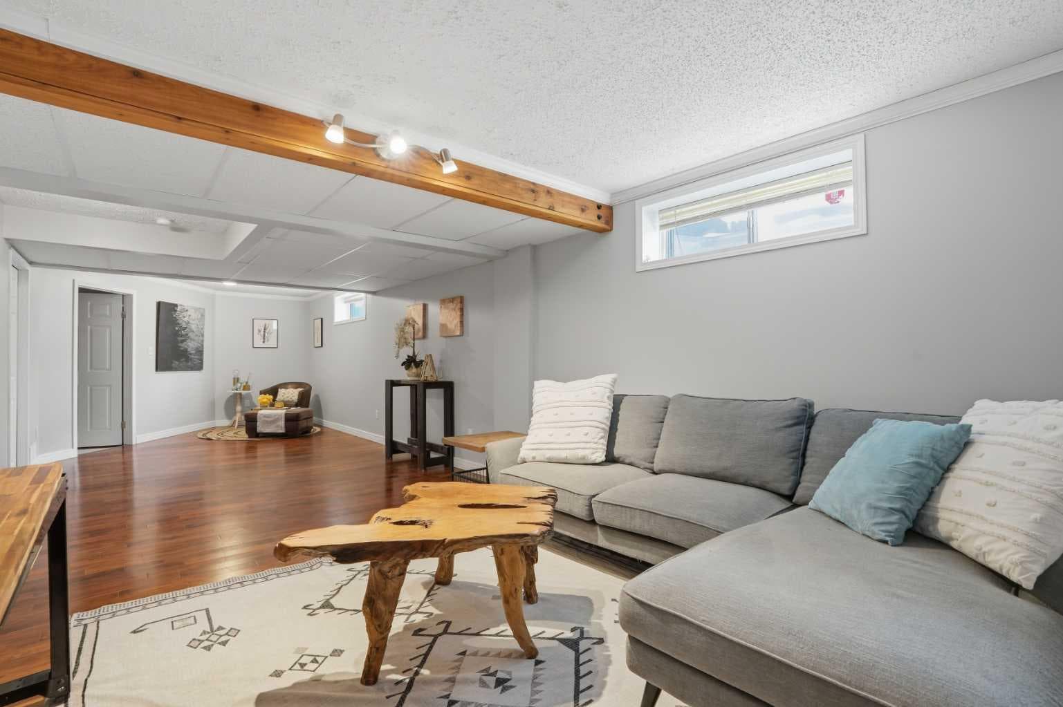 123 Schubert Hill NW