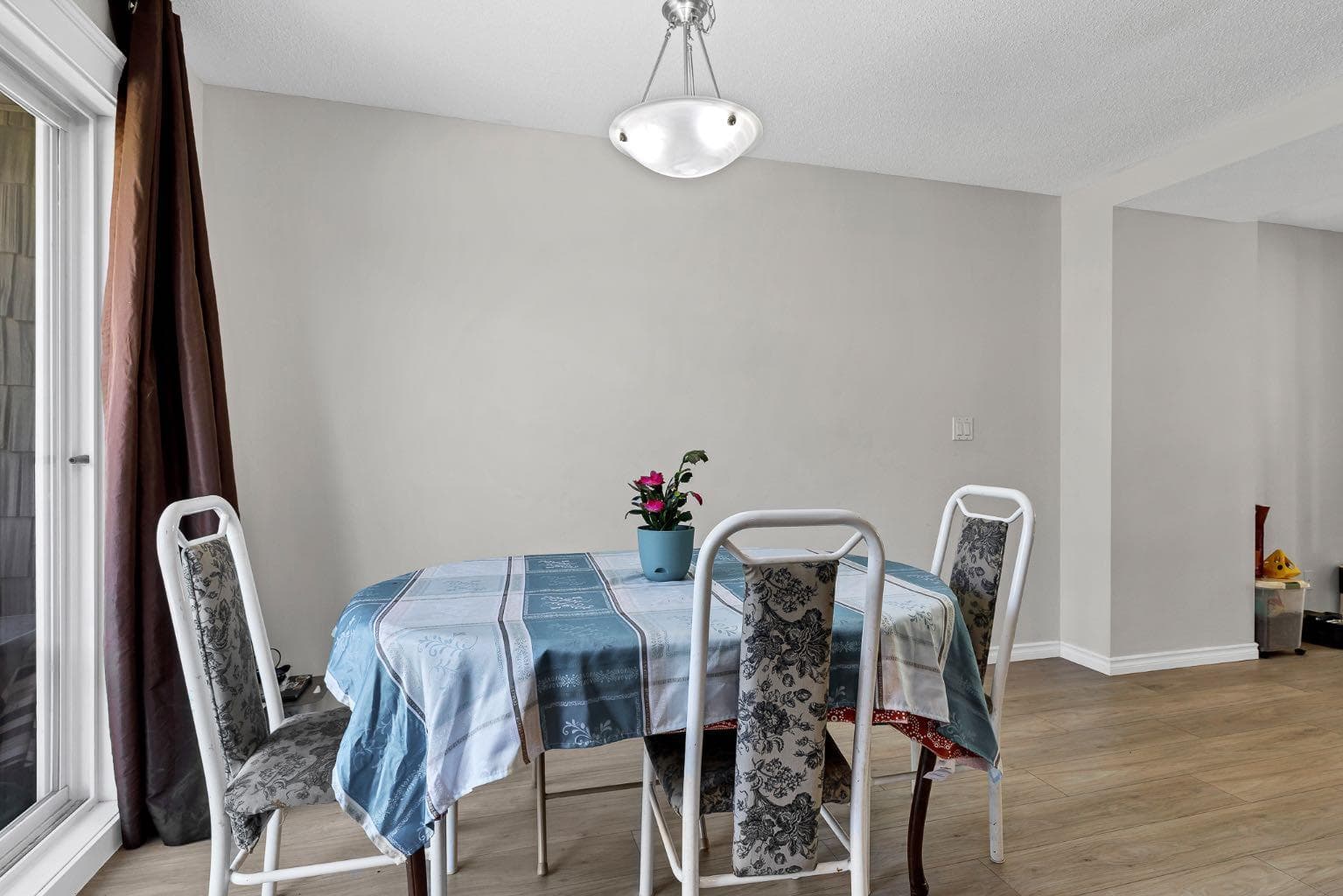 7008, 2370 Bayside Road SW