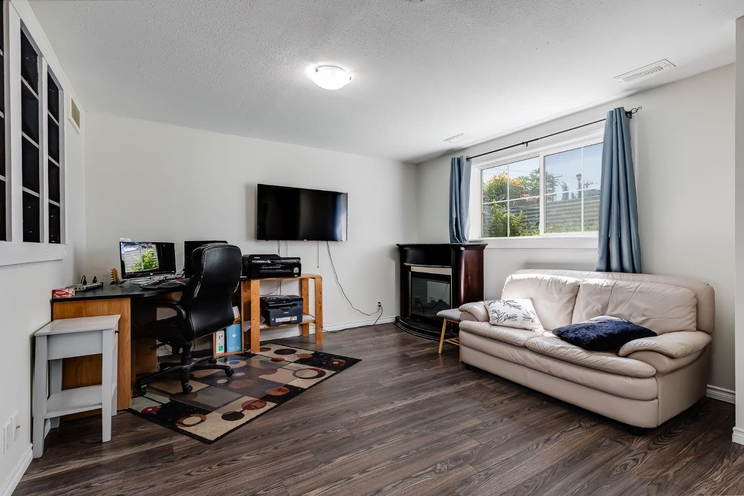 7008, 2370 Bayside Road SW