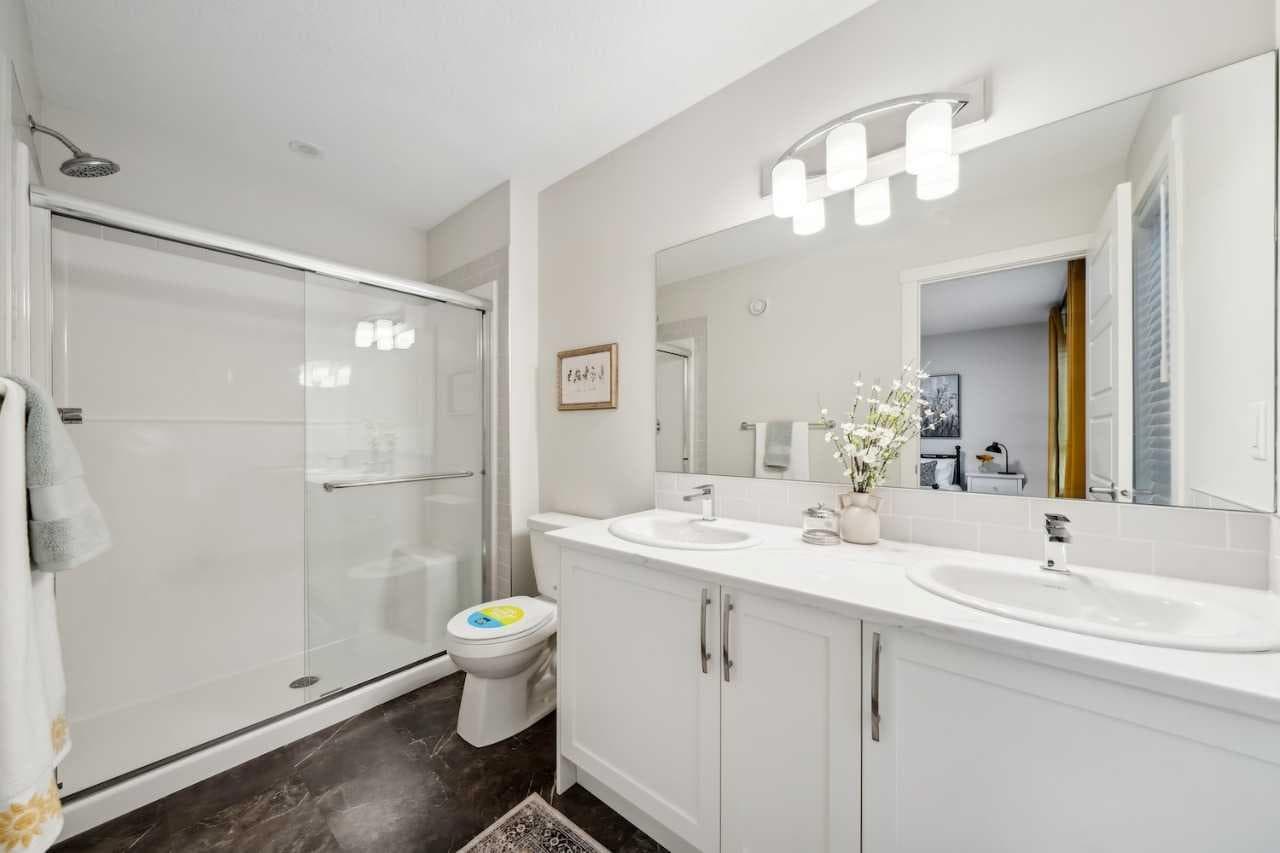 232 Vantage Drive 