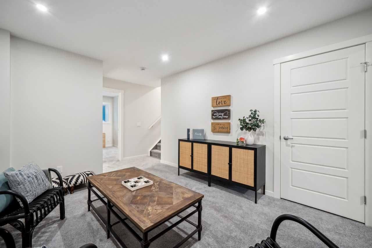232 Vantage Drive 
