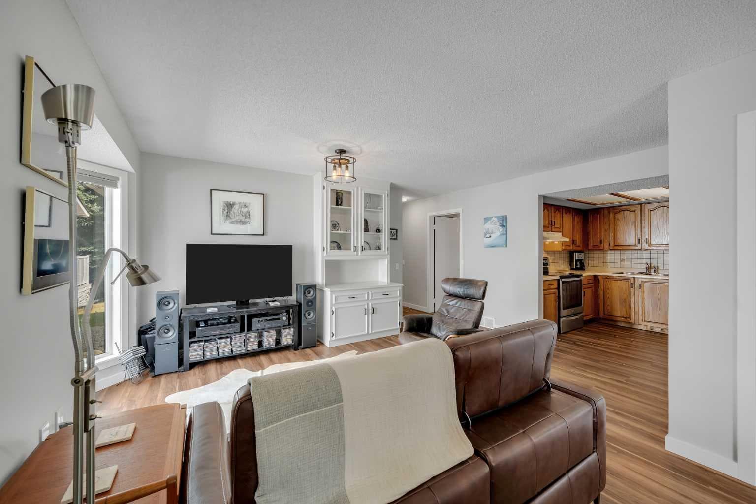 34 Woodside Close NW