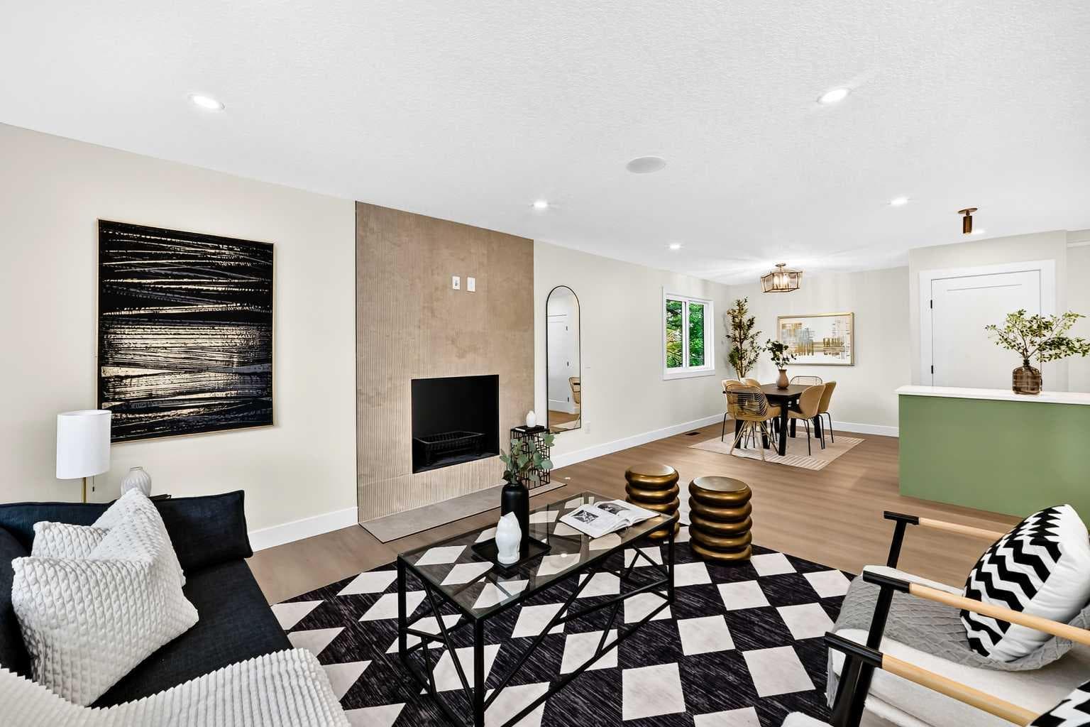 307 Silverthorn Way NW