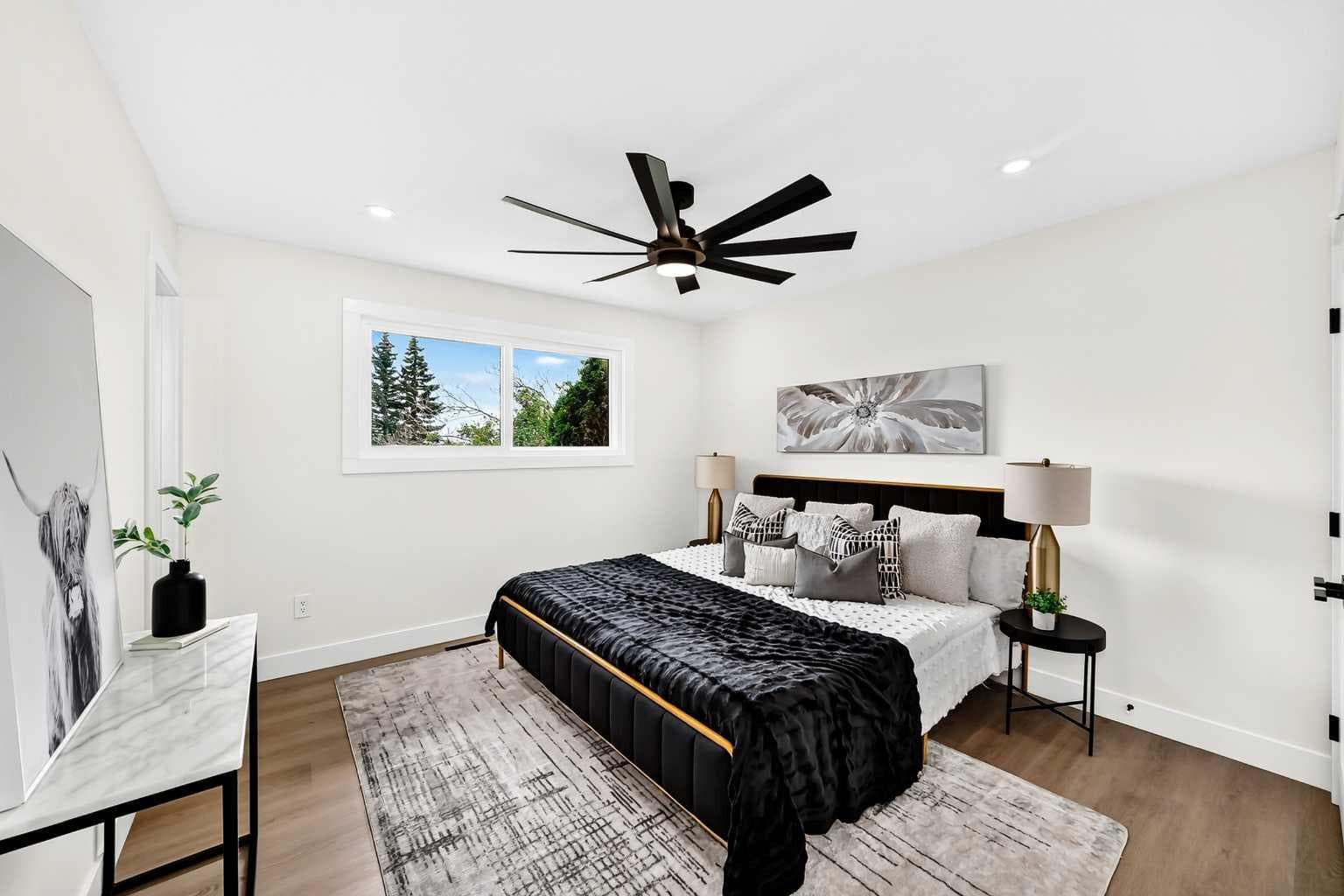 307 Silverthorn Way NW