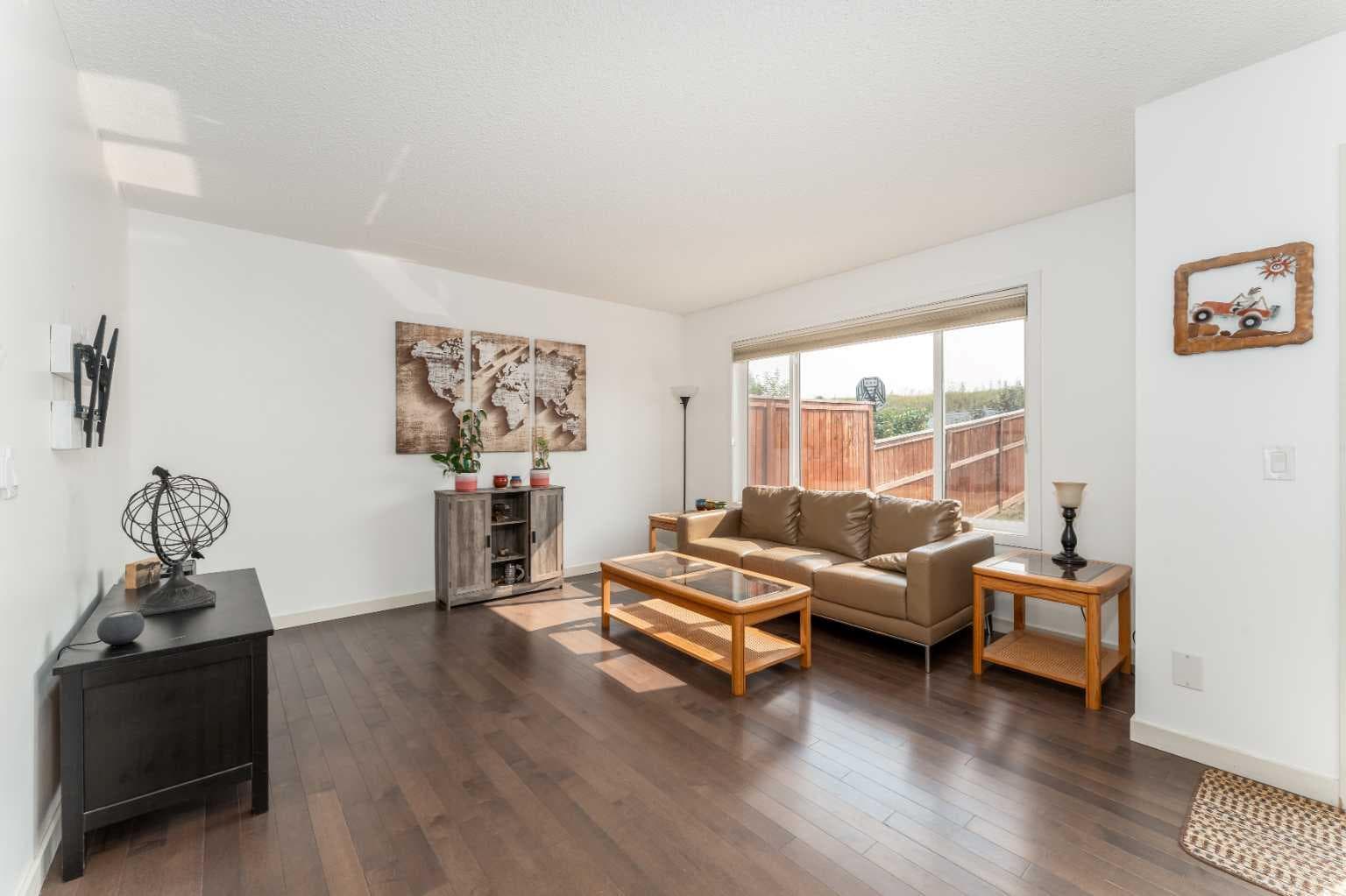 562 River Heights Crescent 