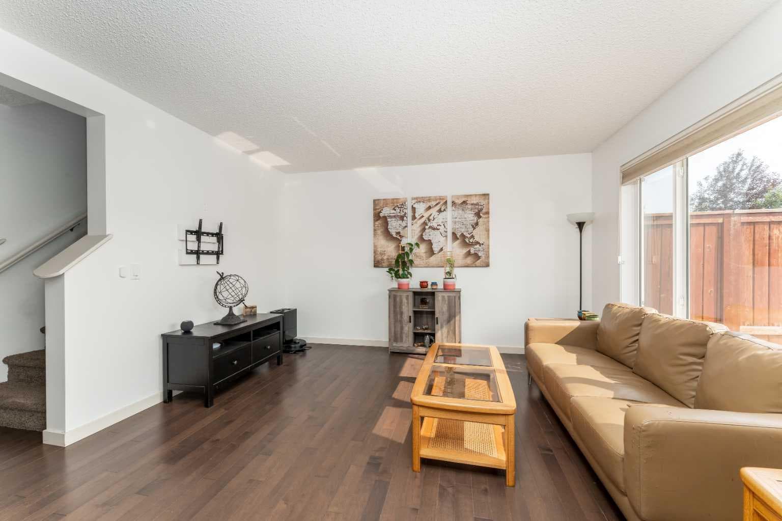 562 River Heights Crescent 