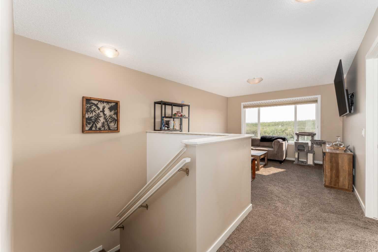 562 River Heights Crescent 