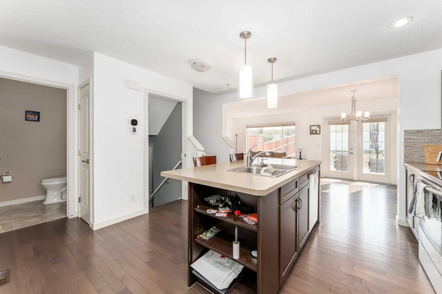 562 River Heights Crescent 