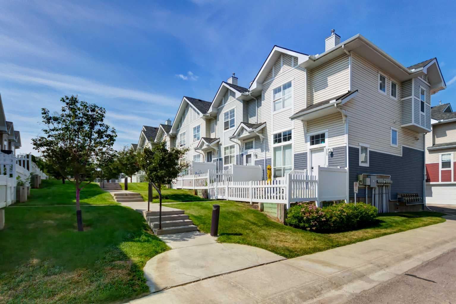 3240 New Brighton Gardens SE